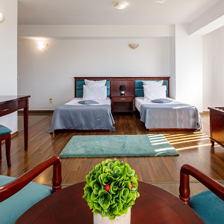 Lira Pacific Aparthotel Constanţa Exteriör bild