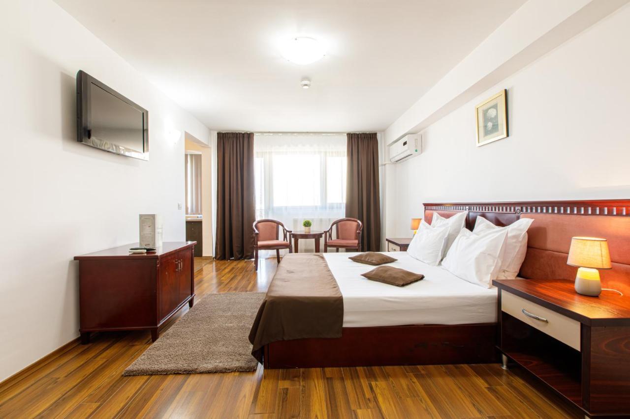 Lira Pacific Aparthotel Constanţa Exteriör bild