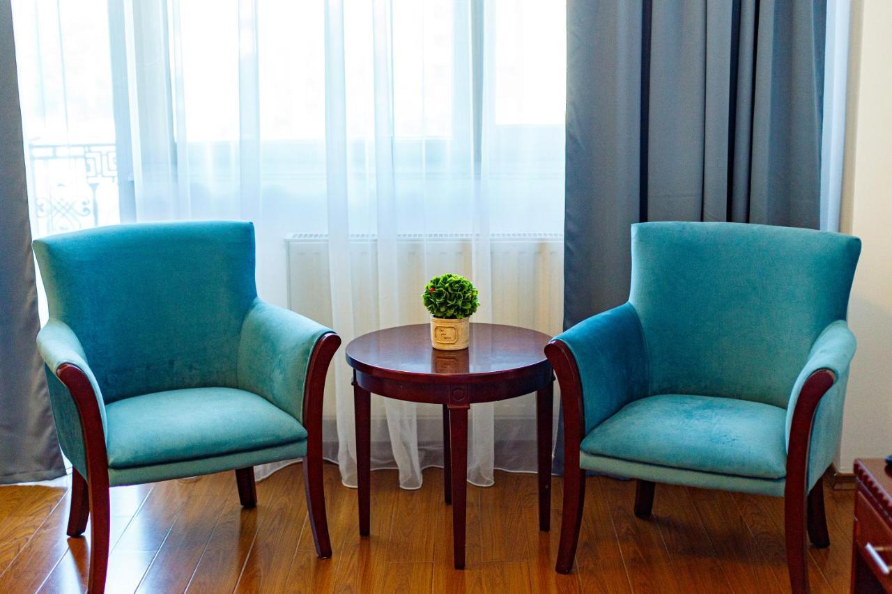 Lira Pacific Aparthotel Constanţa Exteriör bild
