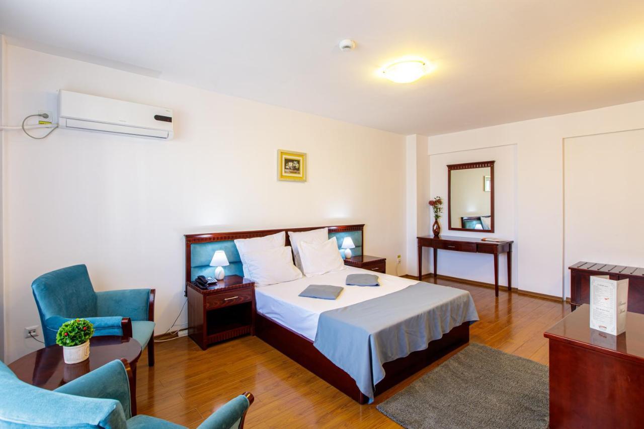 Lira Pacific Aparthotel Constanţa Exteriör bild