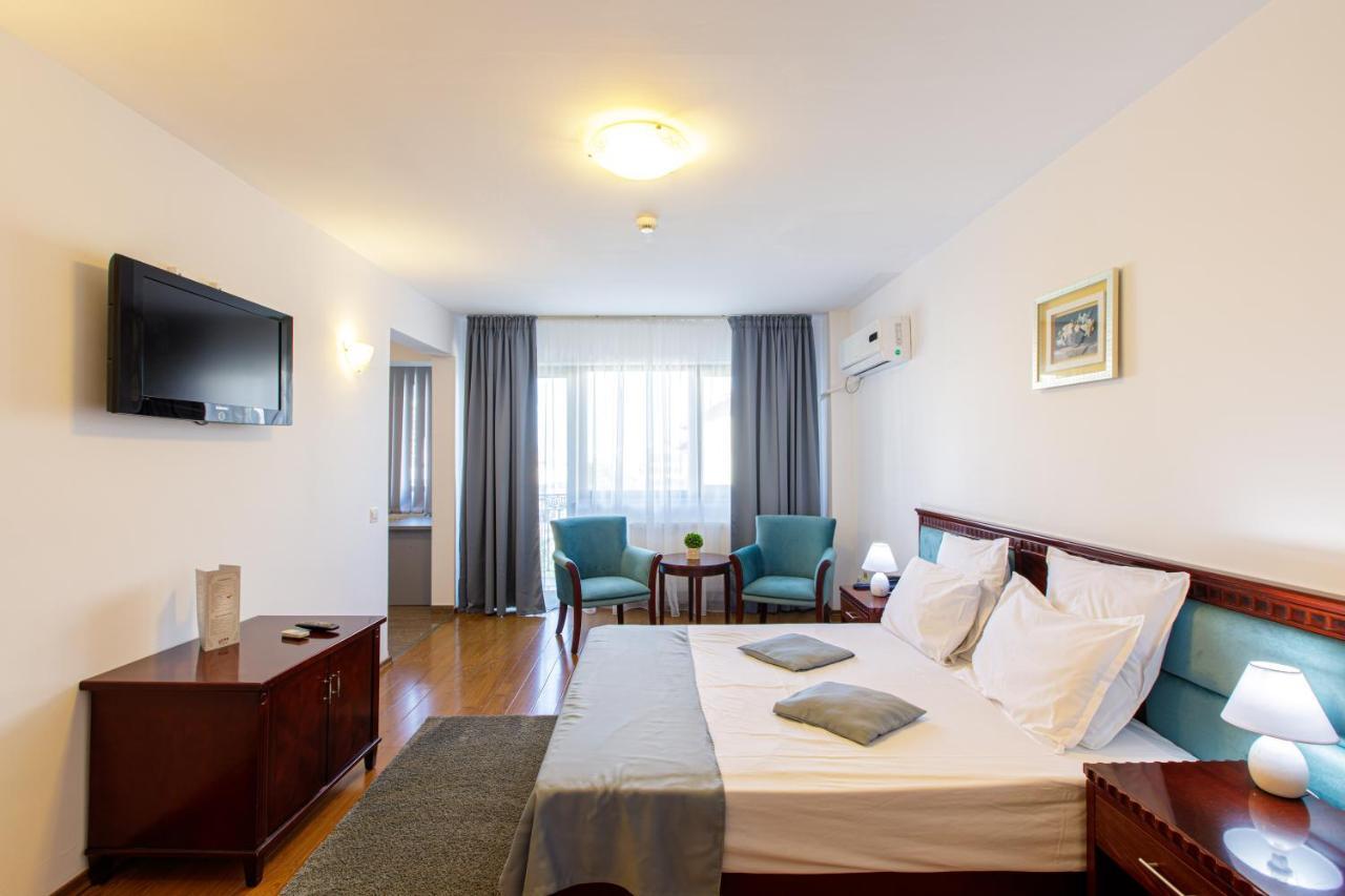 Lira Pacific Aparthotel Constanţa Exteriör bild