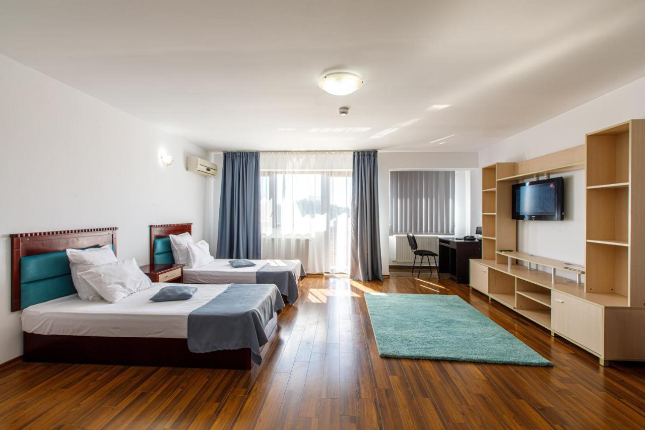 Lira Pacific Aparthotel Constanţa Exteriör bild