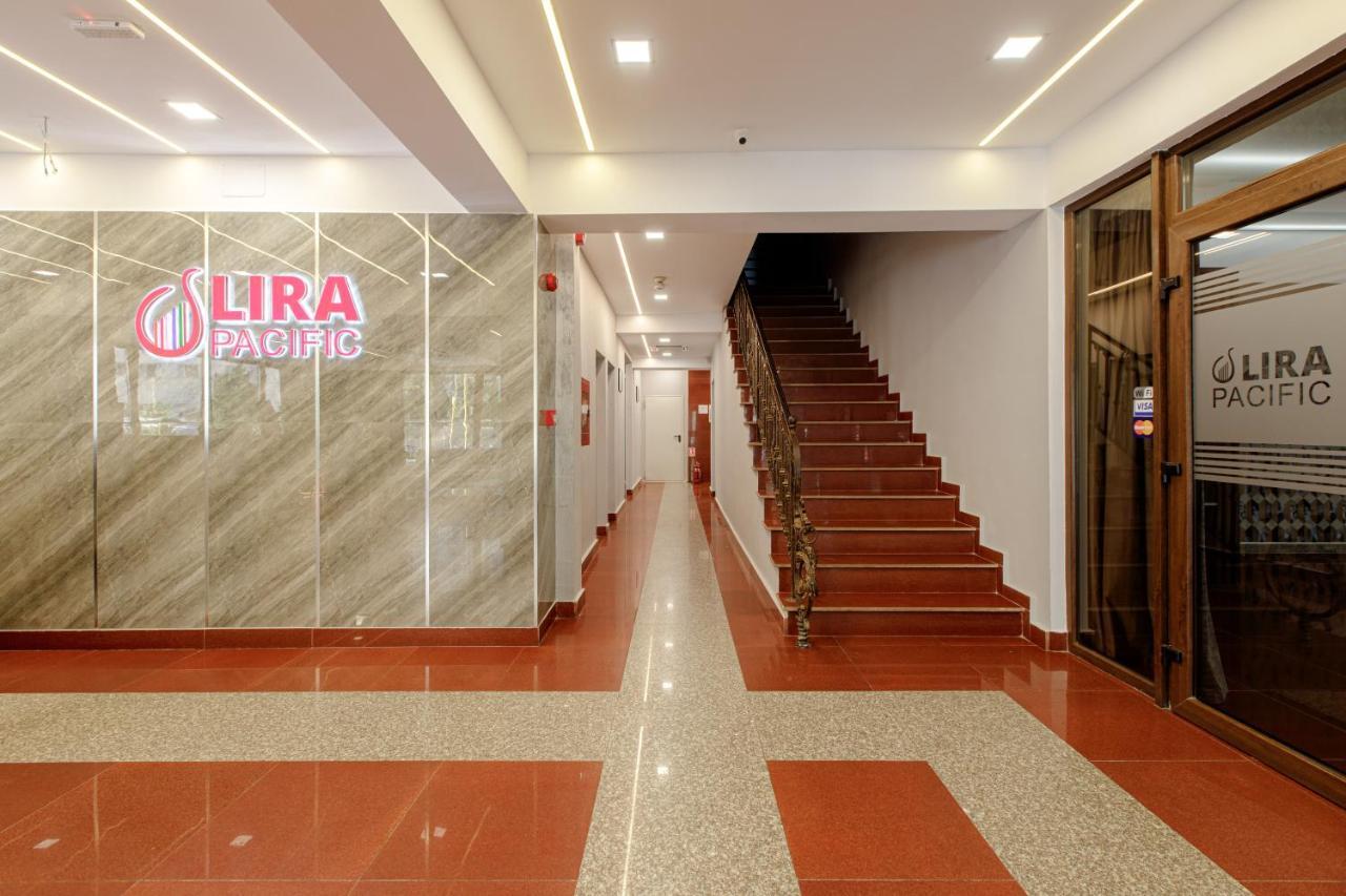 Lira Pacific Aparthotel Constanţa Exteriör bild