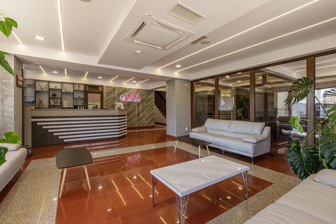 Lira Pacific Aparthotel Constanţa Exteriör bild