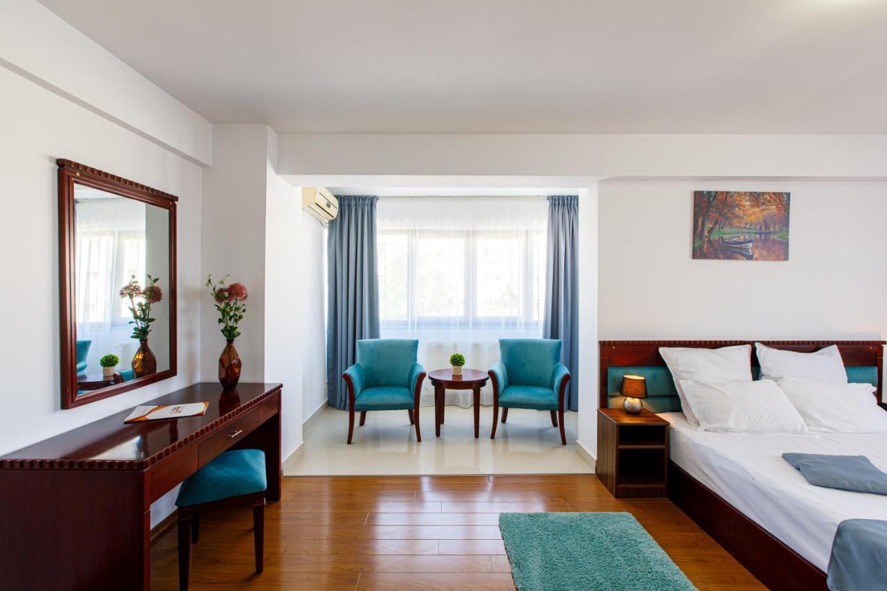 Lira Pacific Aparthotel Constanţa Exteriör bild