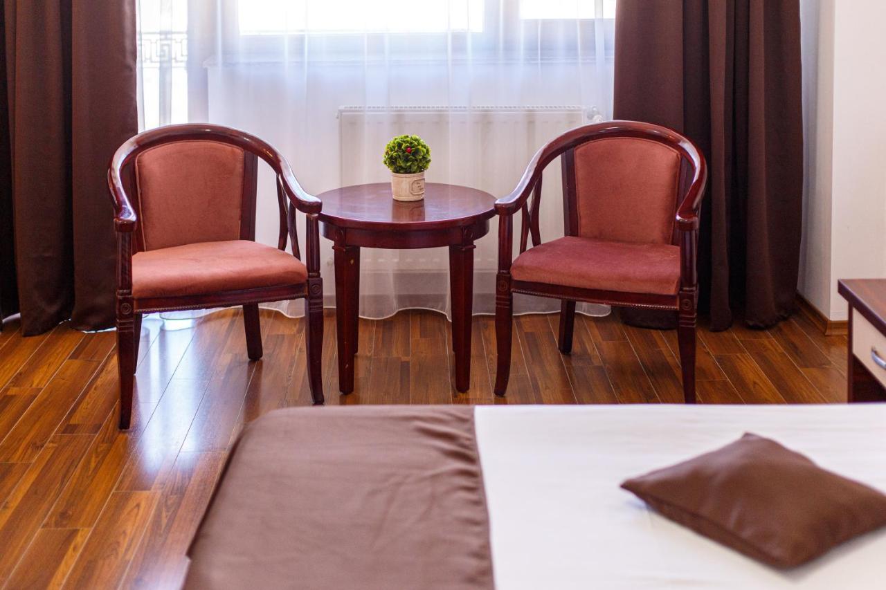 Lira Pacific Aparthotel Constanţa Exteriör bild