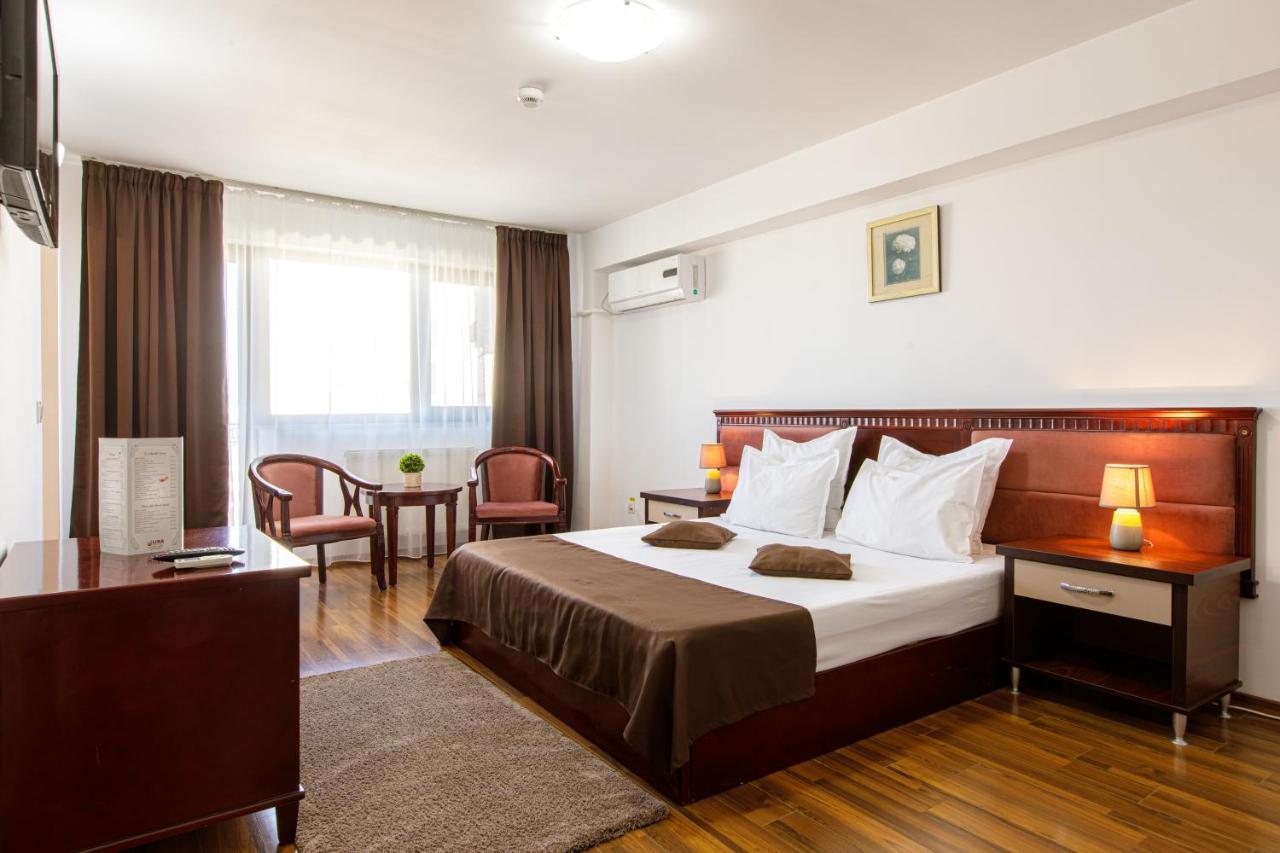 Lira Pacific Aparthotel Constanţa Exteriör bild